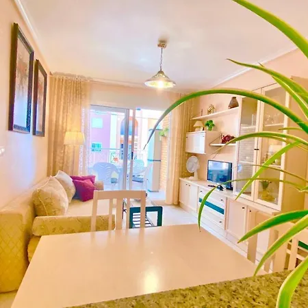 Beautiful Apartment Near Playa De Los Locos Torrevieja Buitenkant foto